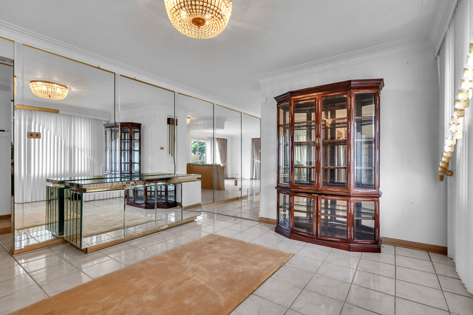 9358 S Claremont Avenue, Chicago, IL 60643