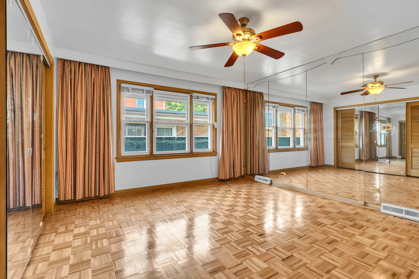 9358 S Claremont Avenue, Chicago, IL 60643