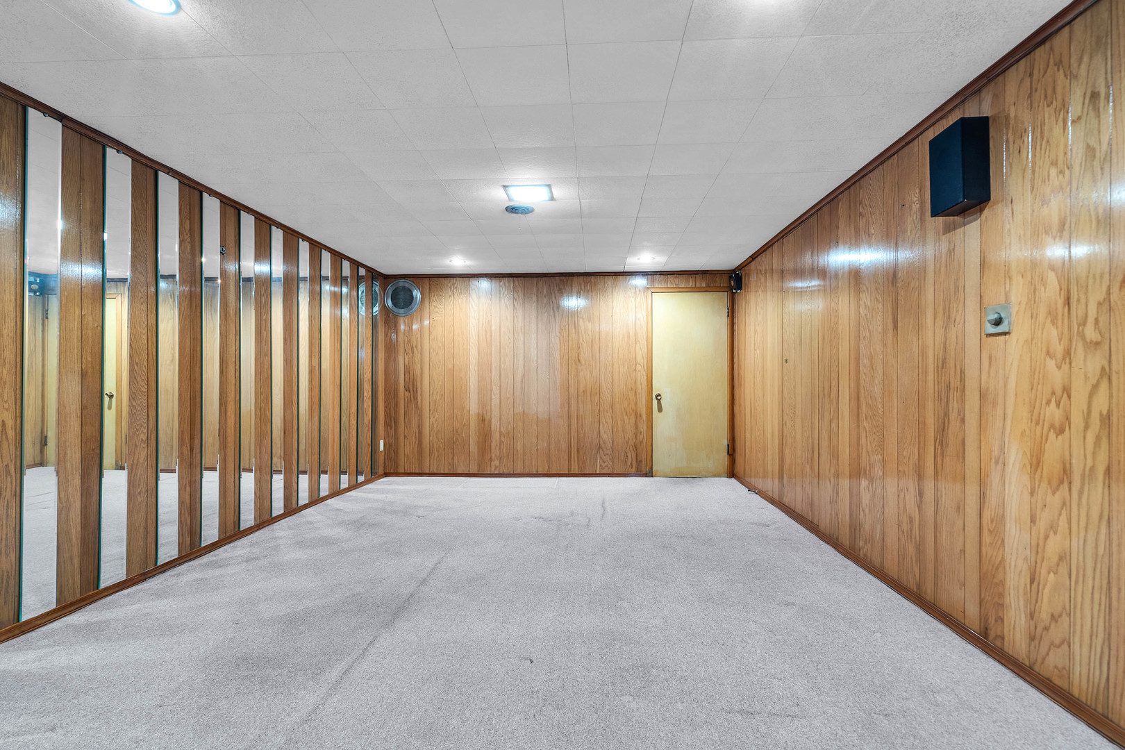 9358 S Claremont Avenue, Chicago, IL 60643