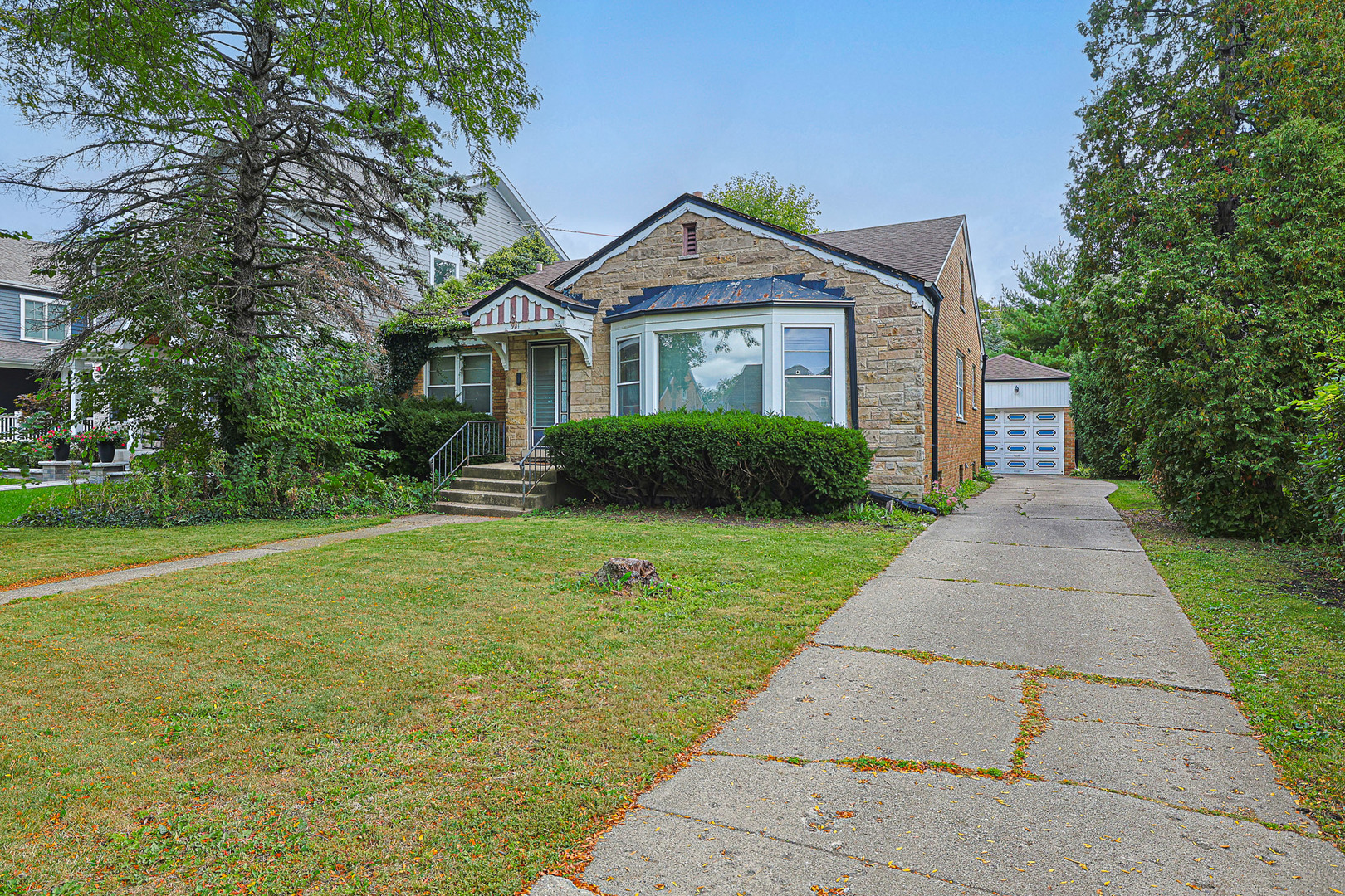 901 S Cumberland Avenue, Park Ridge, IL 60068