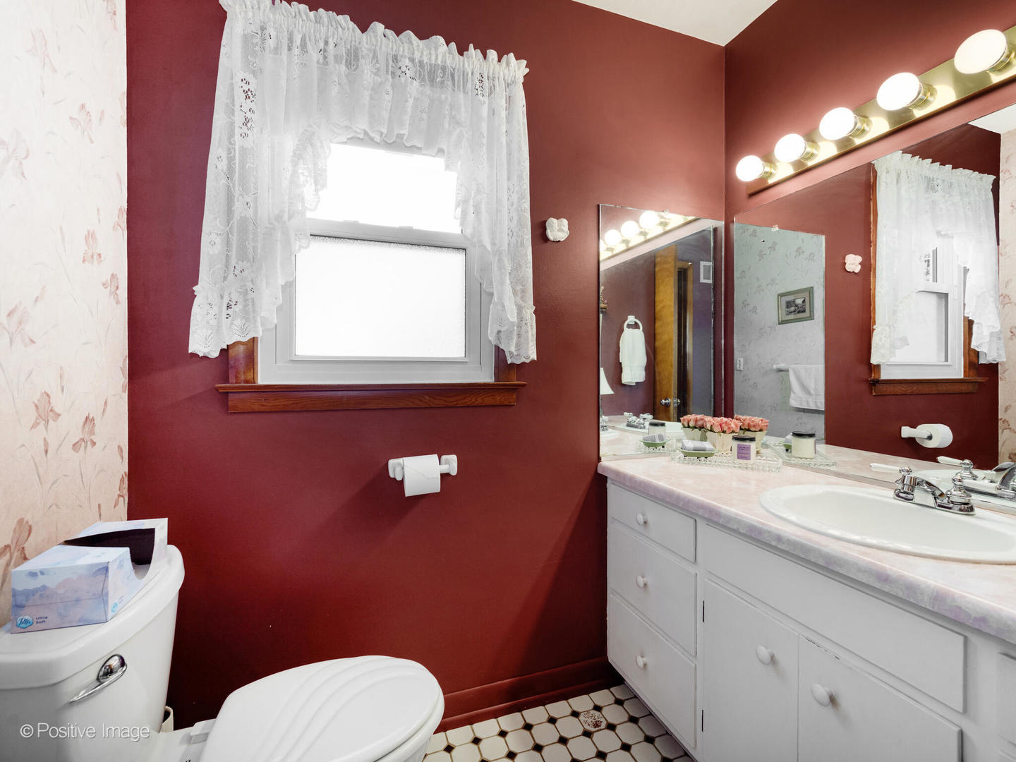 325 E York Avenue, West Chicago, IL 60185