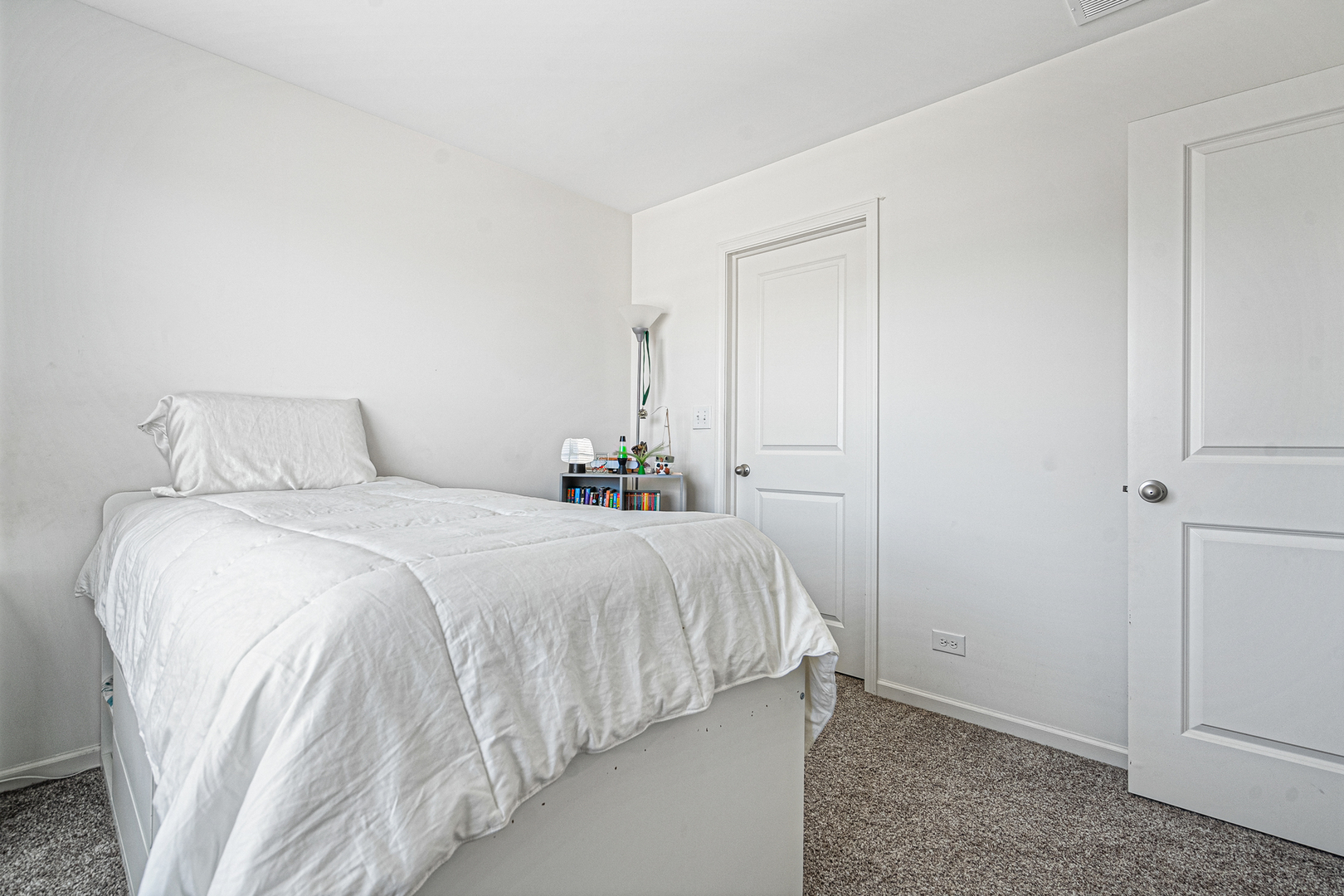 514 S Stone Bluff Drive, Romeoville, IL 60446