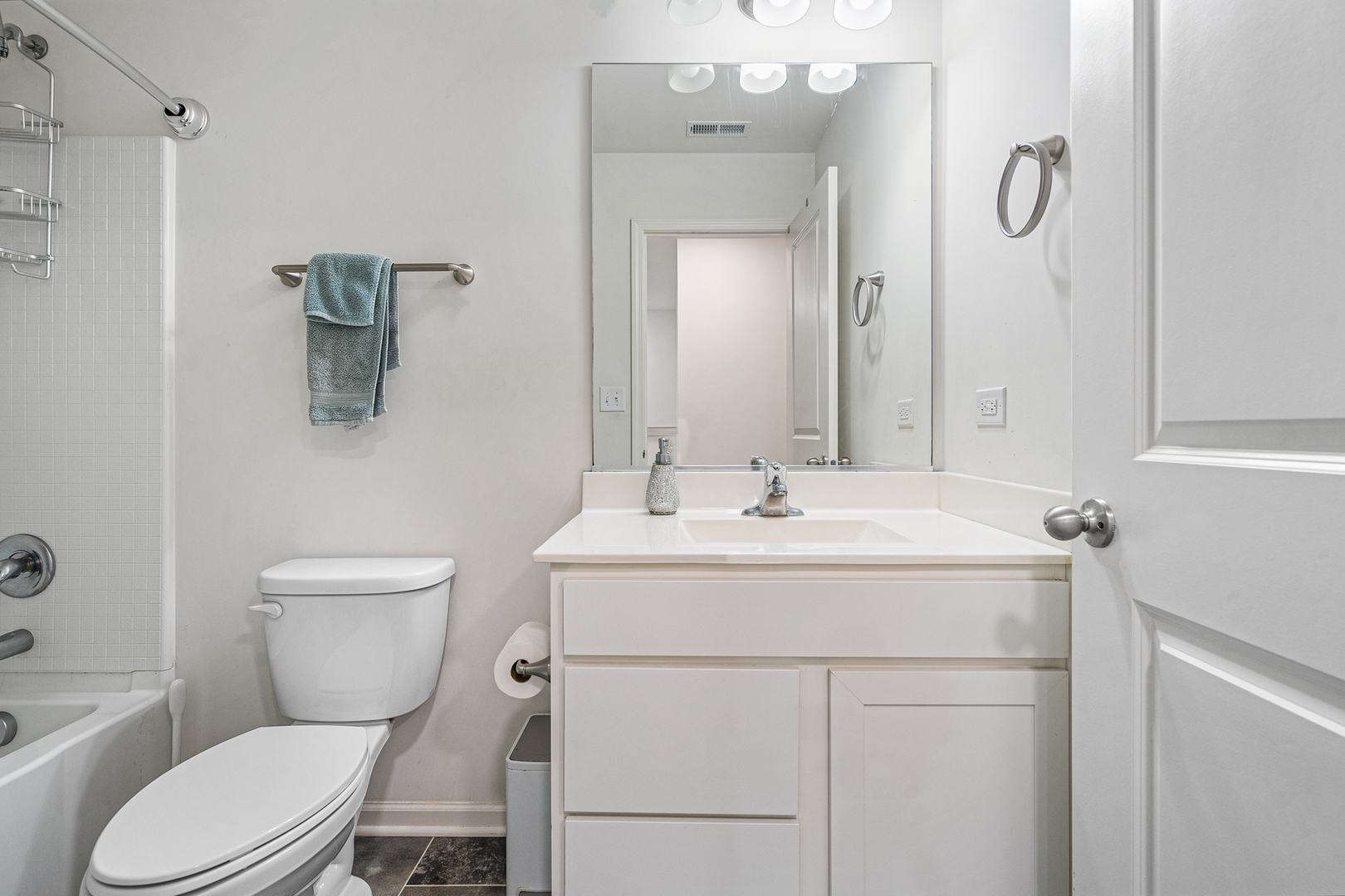 514 S Stone Bluff Drive, Romeoville, IL 60446