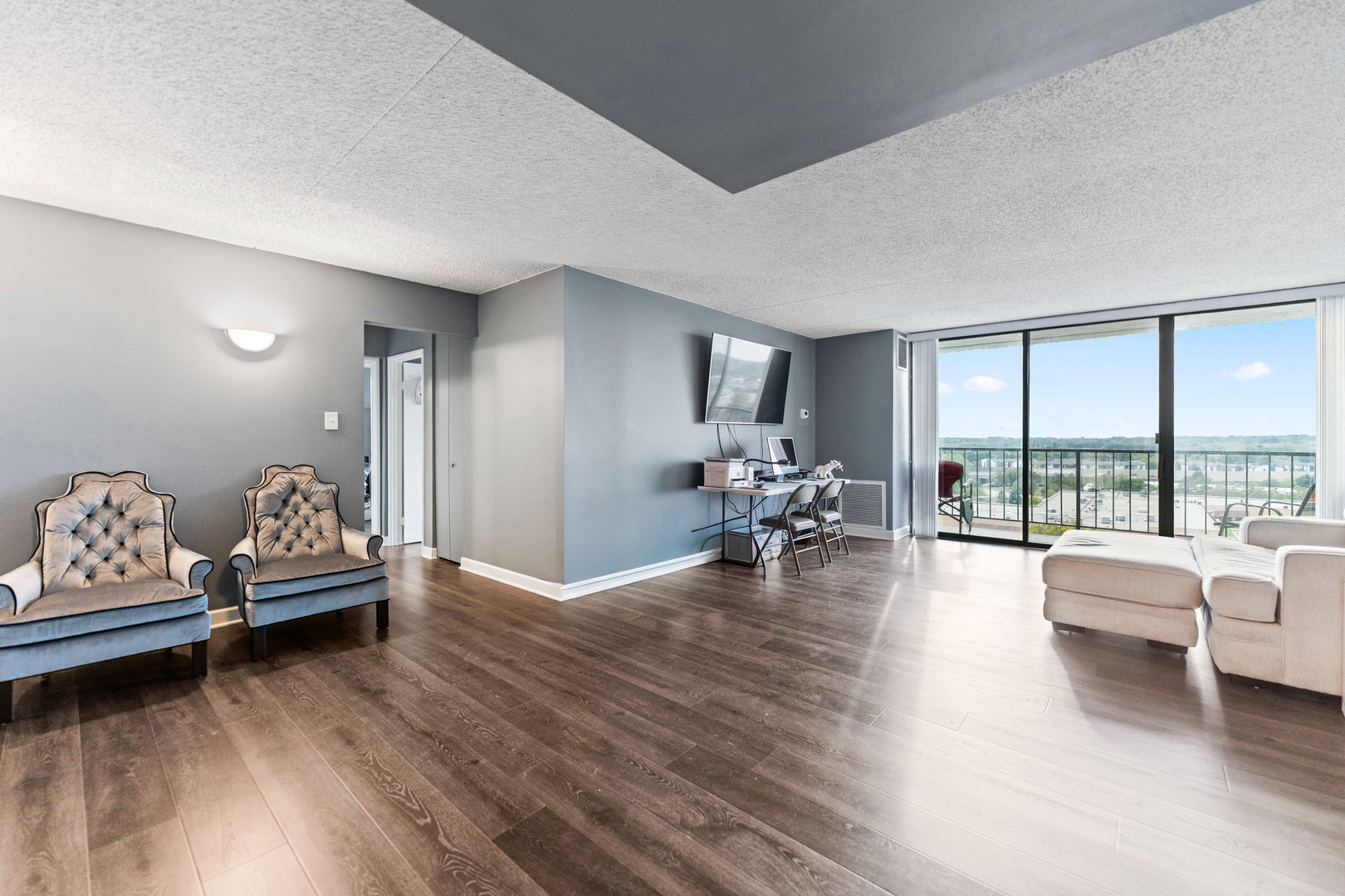 2005 S Finley Road #1102, Lombard, IL 60148