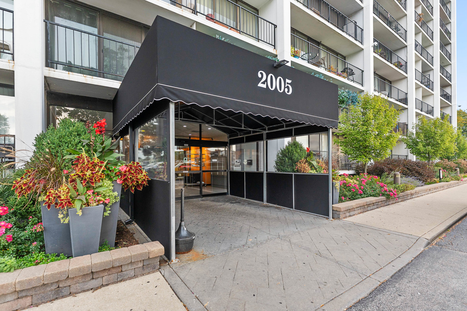 2005 S Finley Road #1102, Lombard, IL 60148