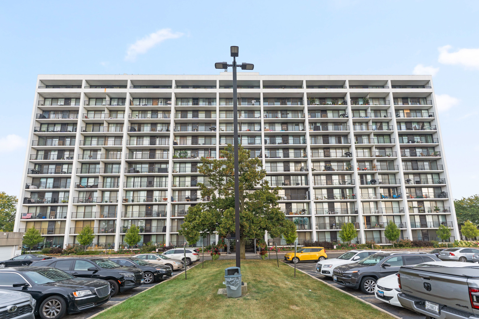 2005 S Finley Road #1102, Lombard, IL 60148