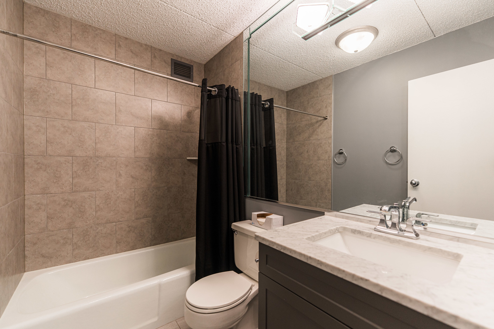 2005 S Finley Road #1102, Lombard, IL 60148