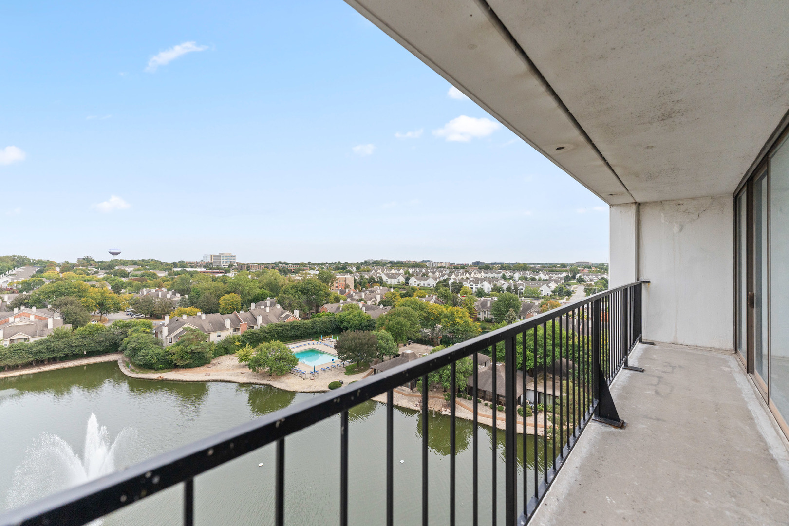 2005 S Finley Road #1102, Lombard, IL 60148