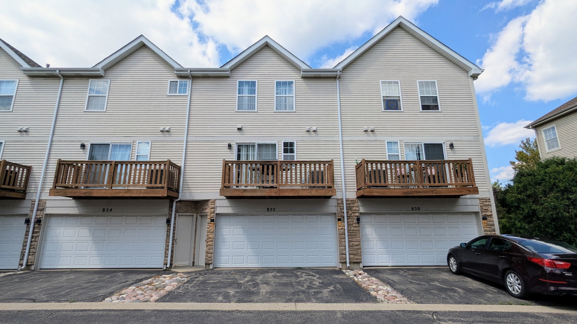 852 S Insignia Court #852, Palatine, IL 60067
