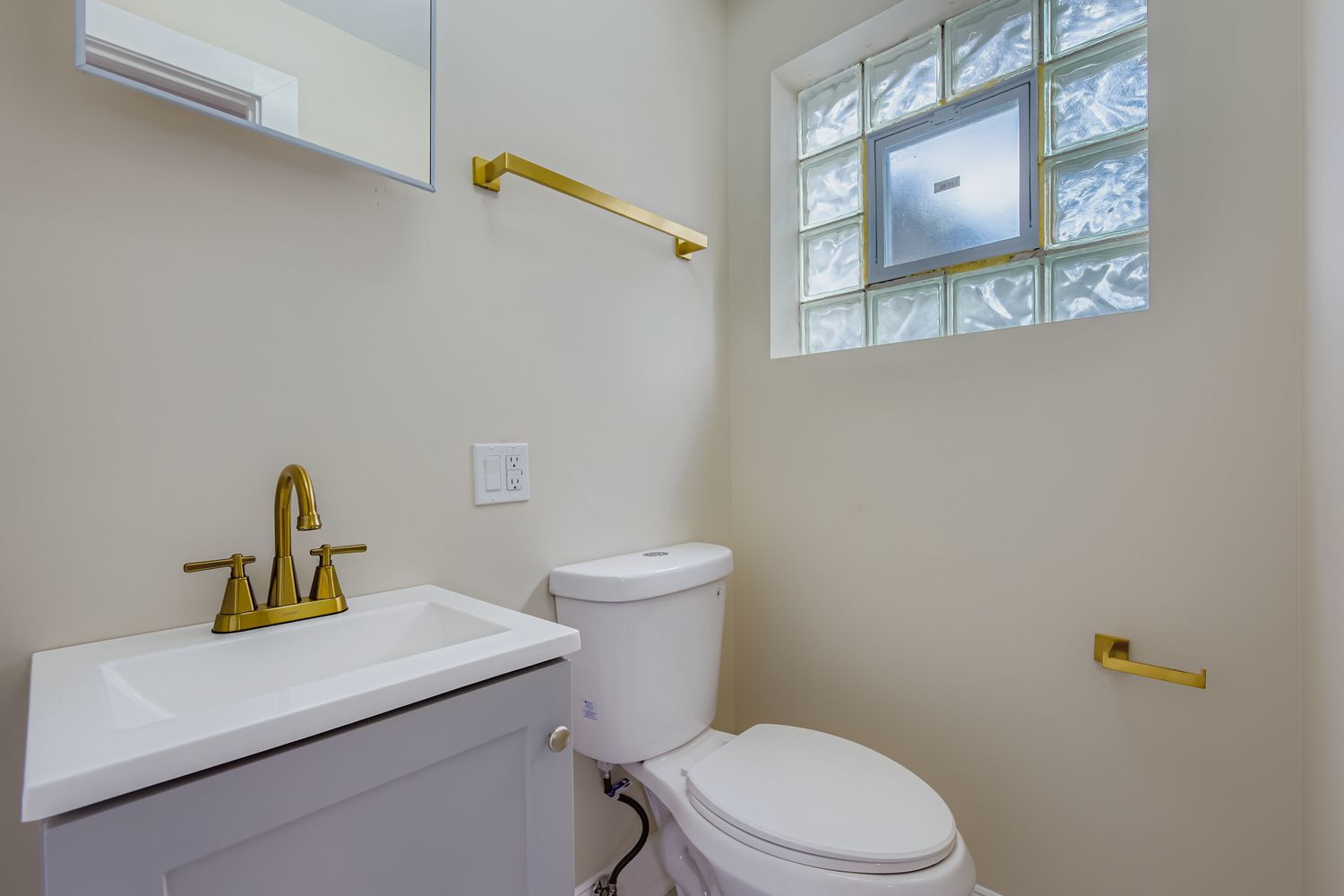 10046 S Prairie Avenue, Chicago, IL 60628