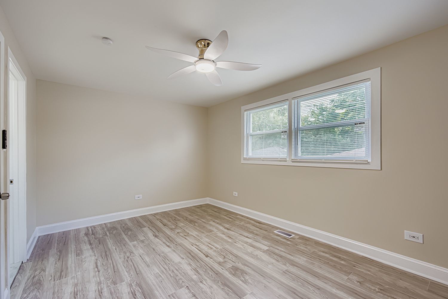 10046 S Prairie Avenue, Chicago, IL 60628