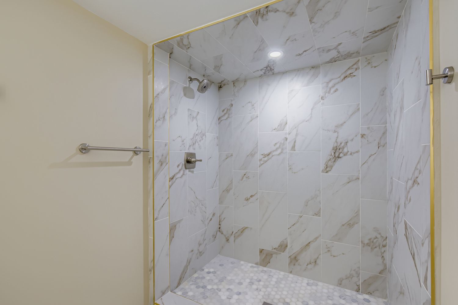 10046 S Prairie Avenue, Chicago, IL 60628