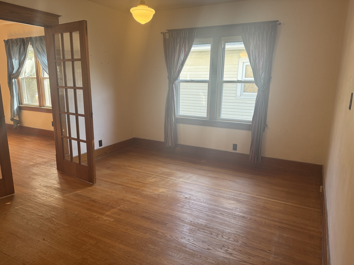 219 S Jackson Street, Clinton, IL 61727