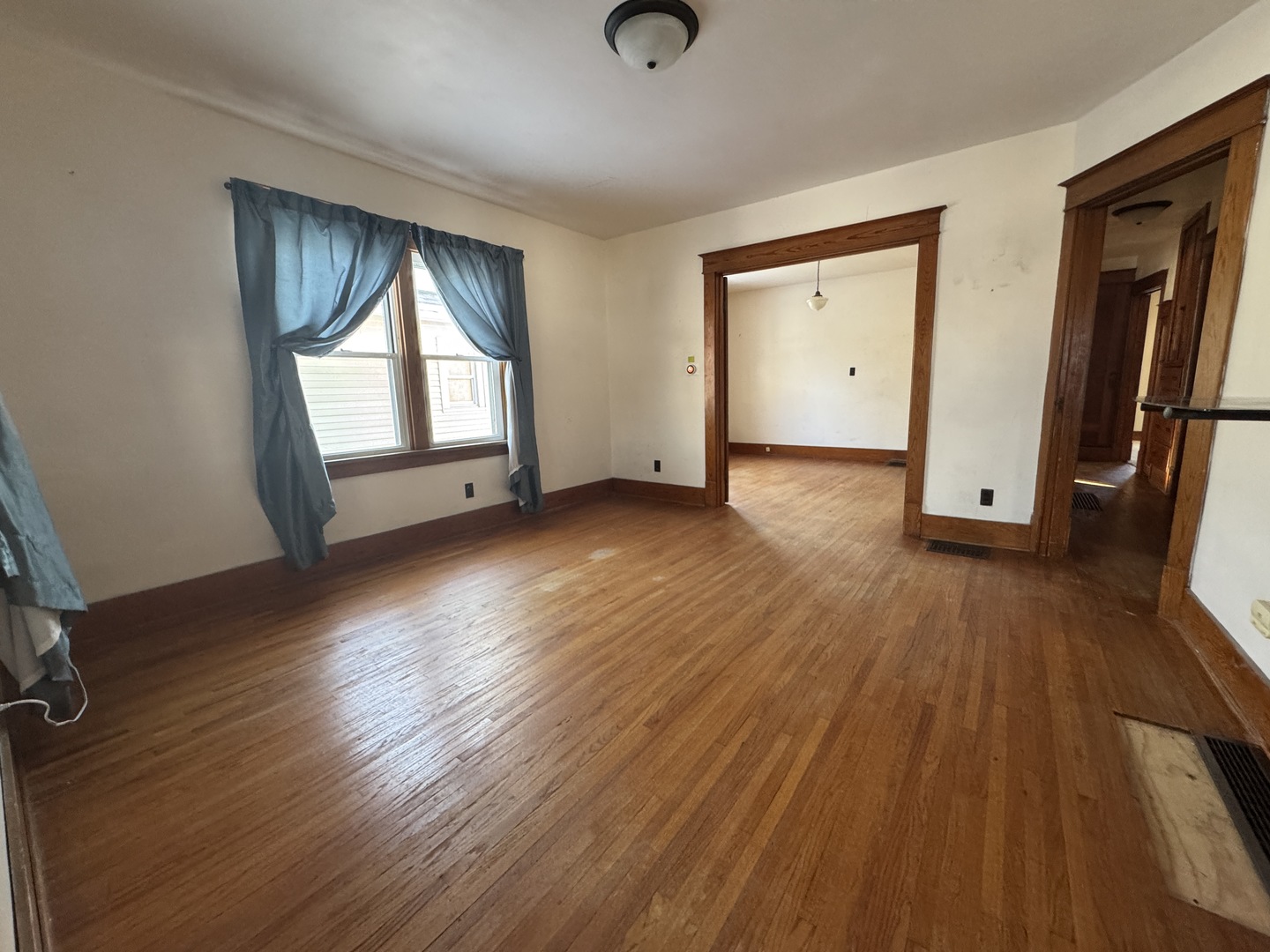 219 S Jackson Street, Clinton, IL 61727