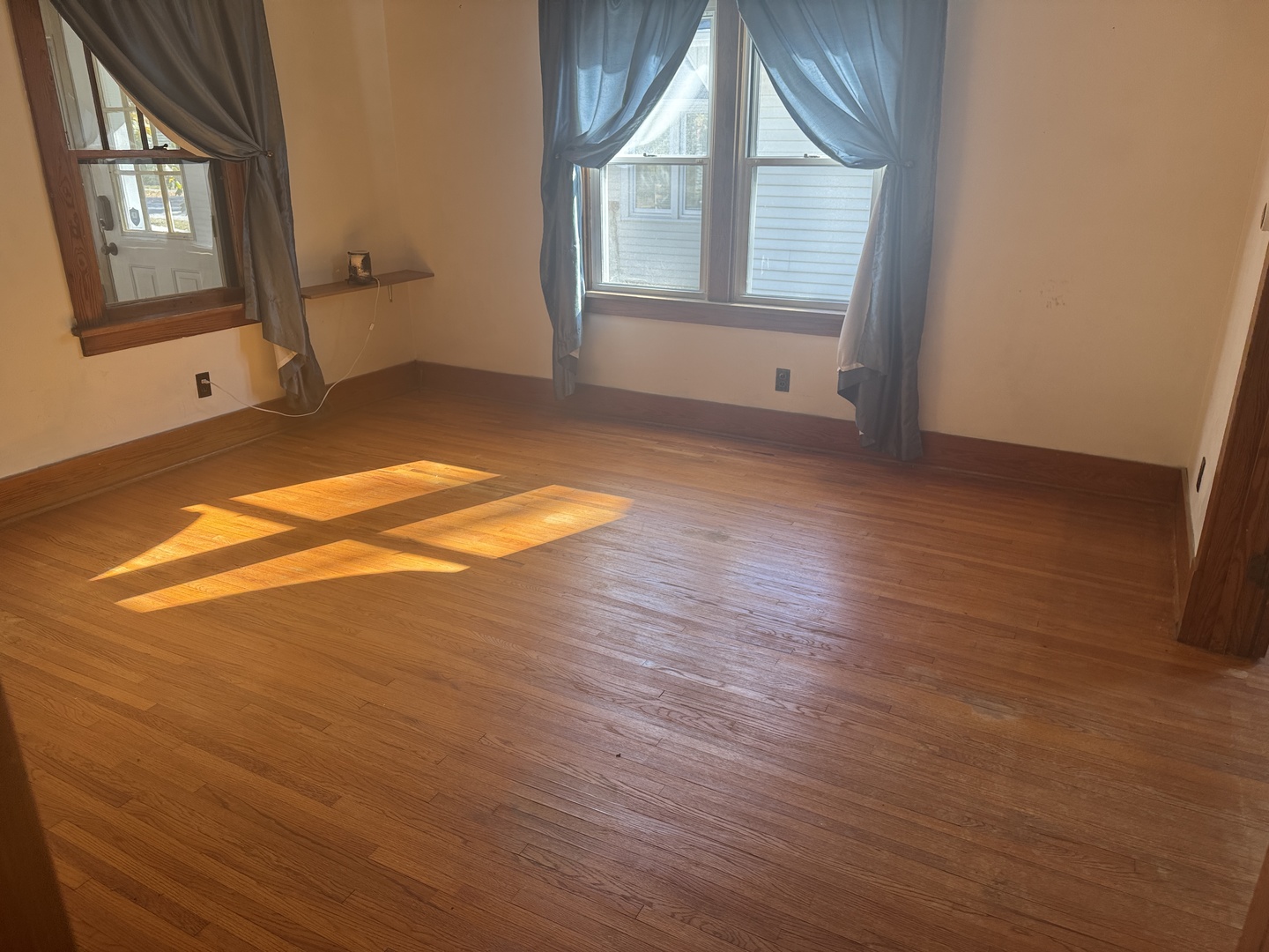 219 S Jackson Street, Clinton, IL 61727