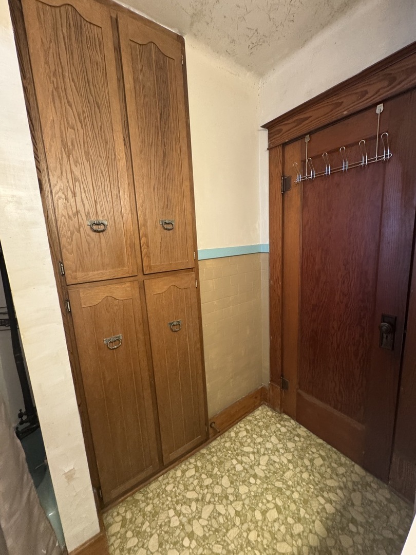 219 S Jackson Street, Clinton, IL 61727