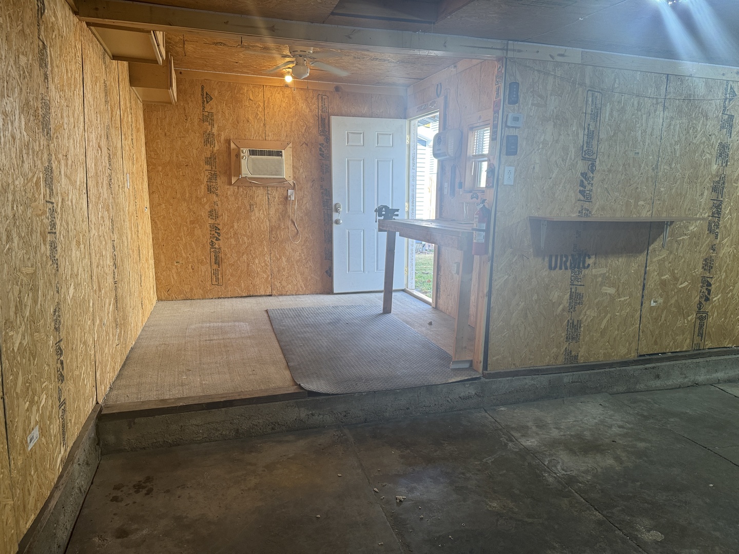 219 S Jackson Street, Clinton, IL 61727