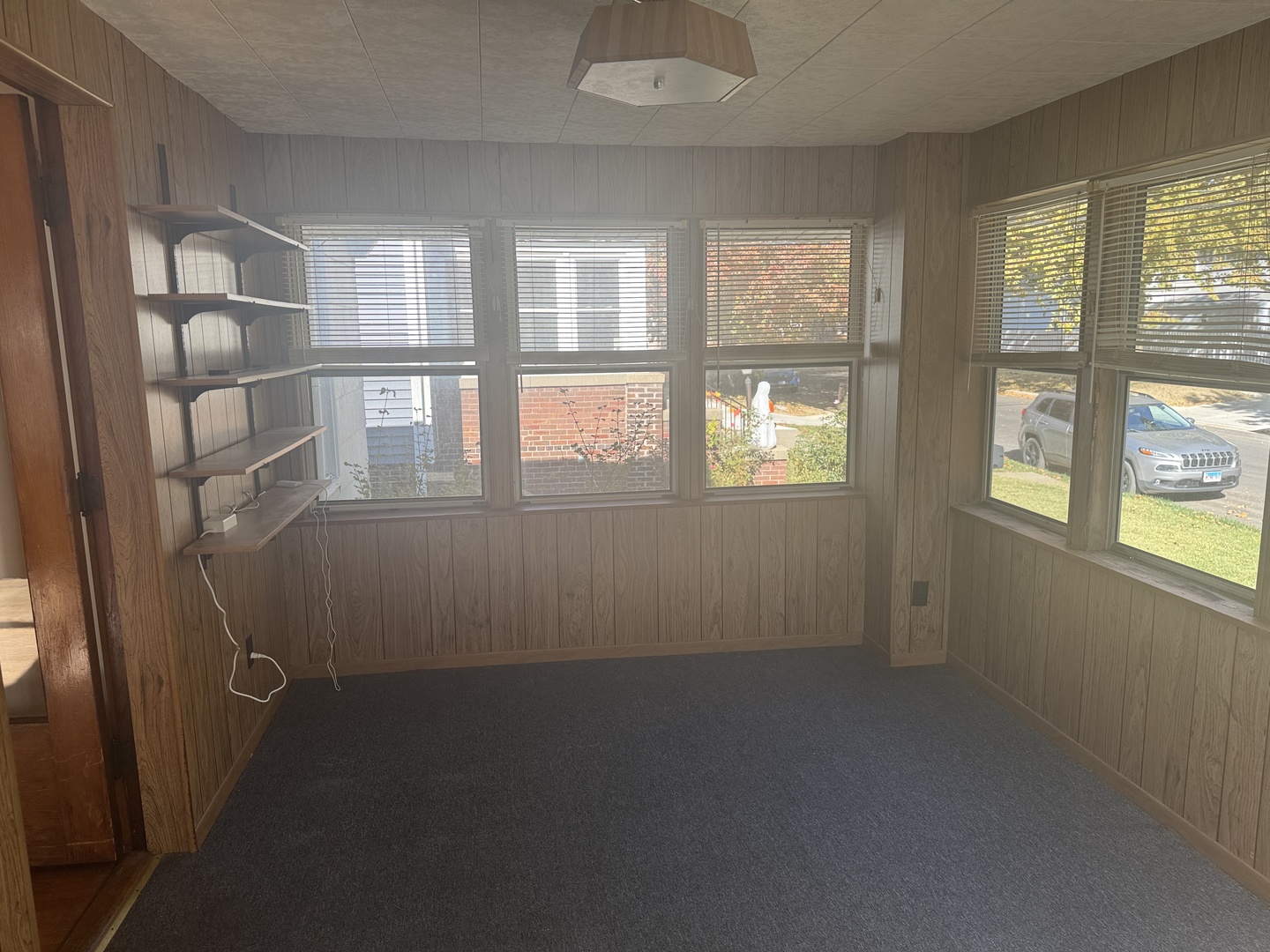 219 S Jackson Street, Clinton, IL 61727