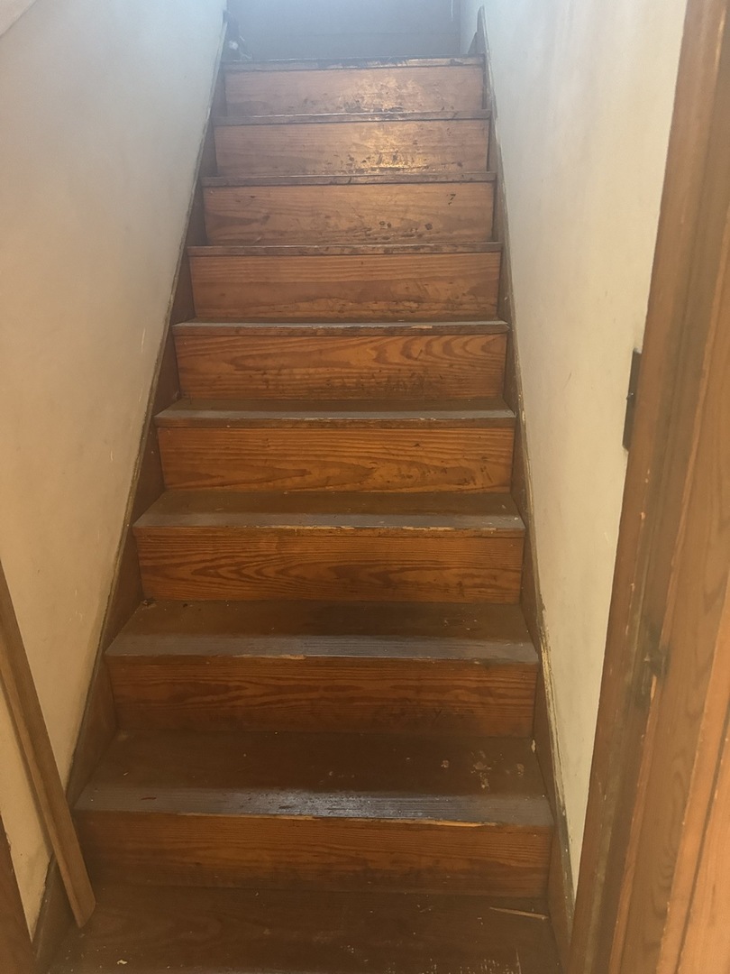 219 S Jackson Street, Clinton, IL 61727