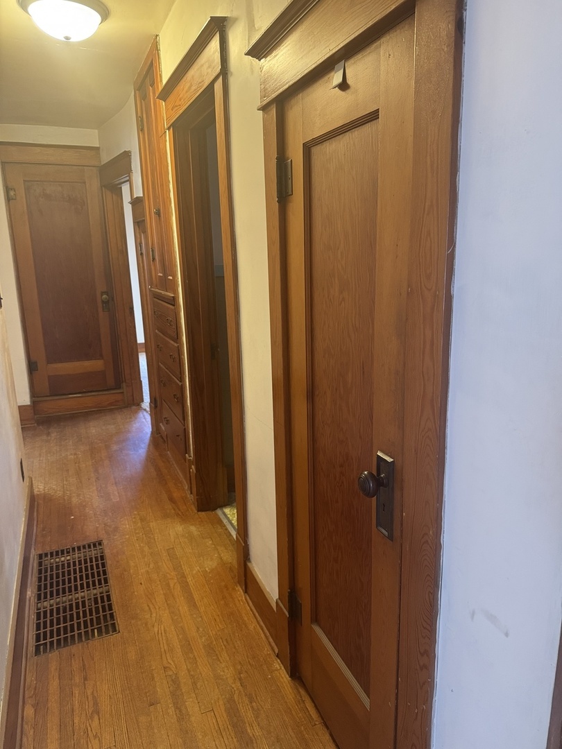 219 S Jackson Street, Clinton, IL 61727