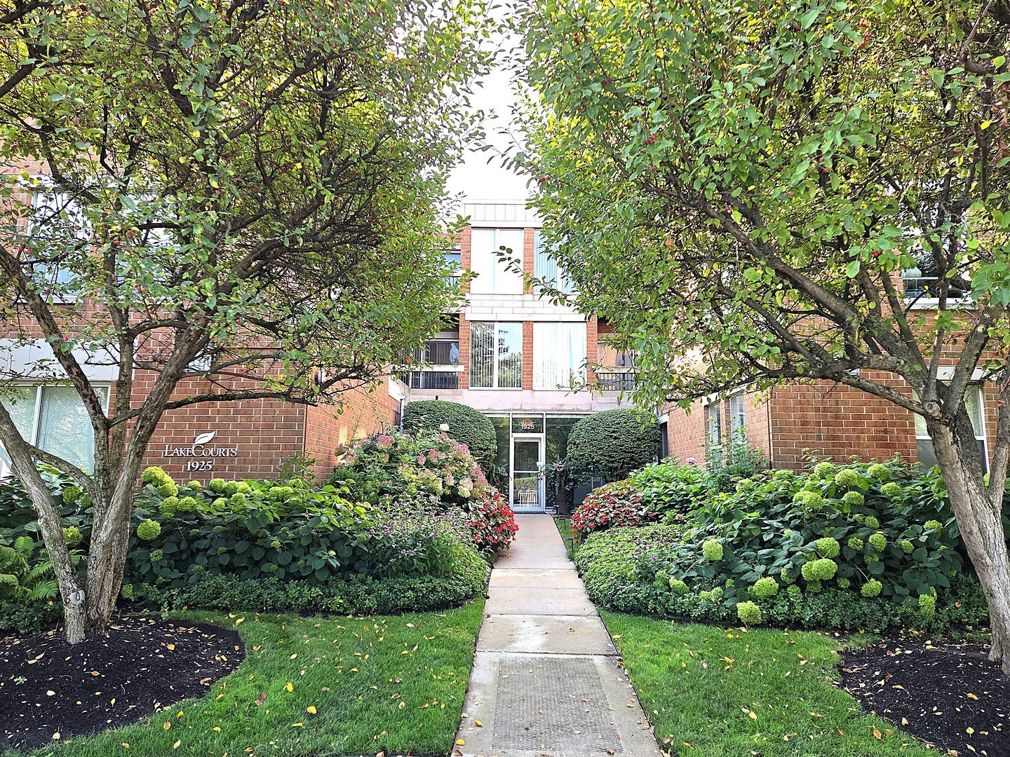 1925 Lake Avenue #318, Wilmette, IL 60091