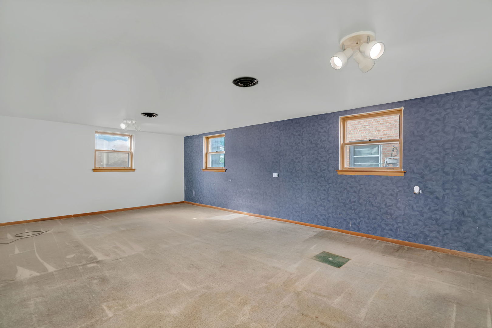 8844 S Francisco Avenue, Evergreen Park, IL 60805