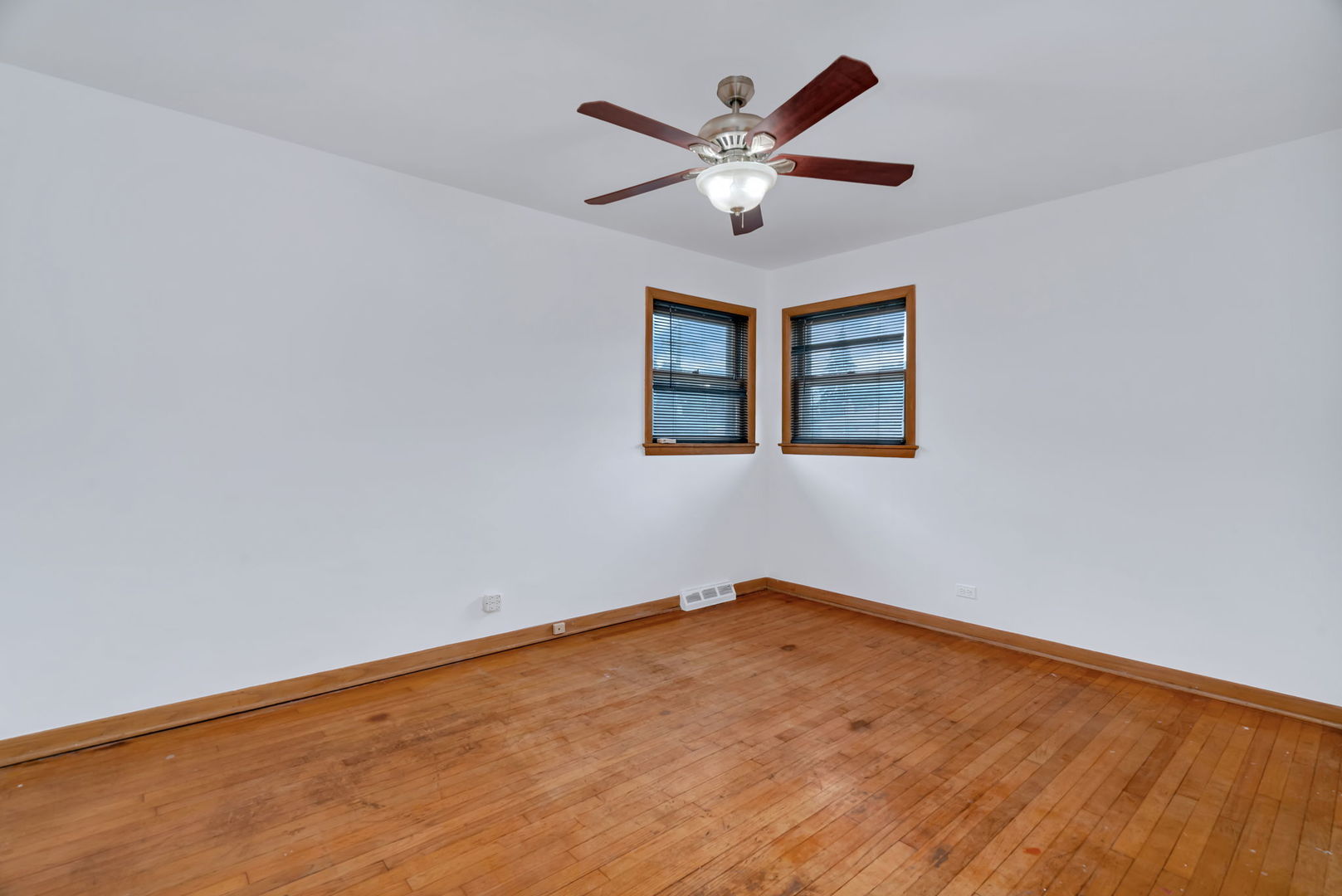 8844 S Francisco Avenue, Evergreen Park, IL 60805