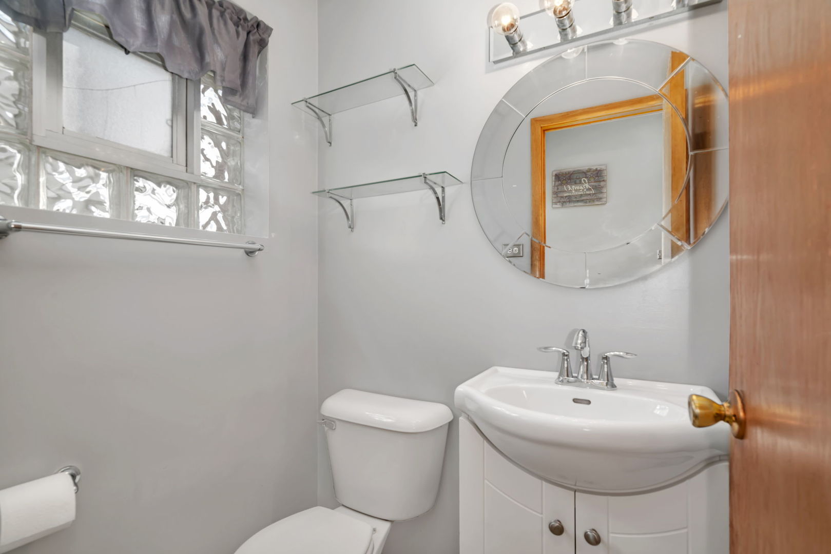 8844 S Francisco Avenue, Evergreen Park, IL 60805