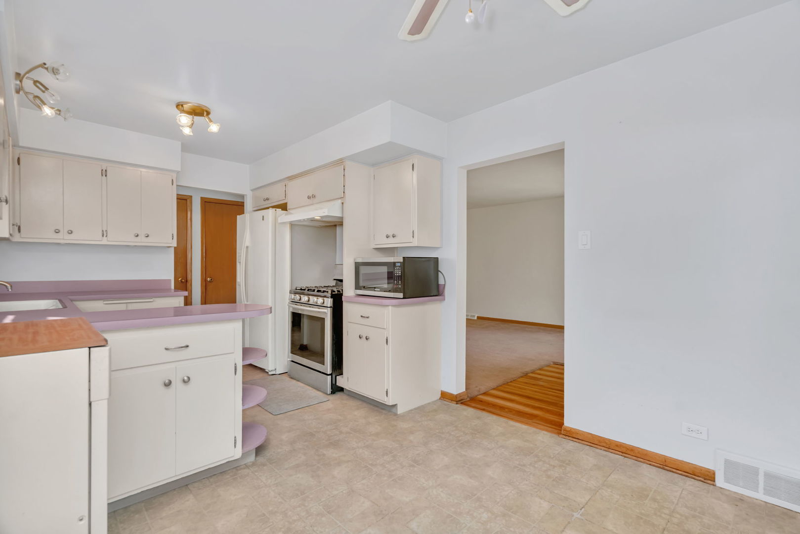 8844 S Francisco Avenue, Evergreen Park, IL 60805