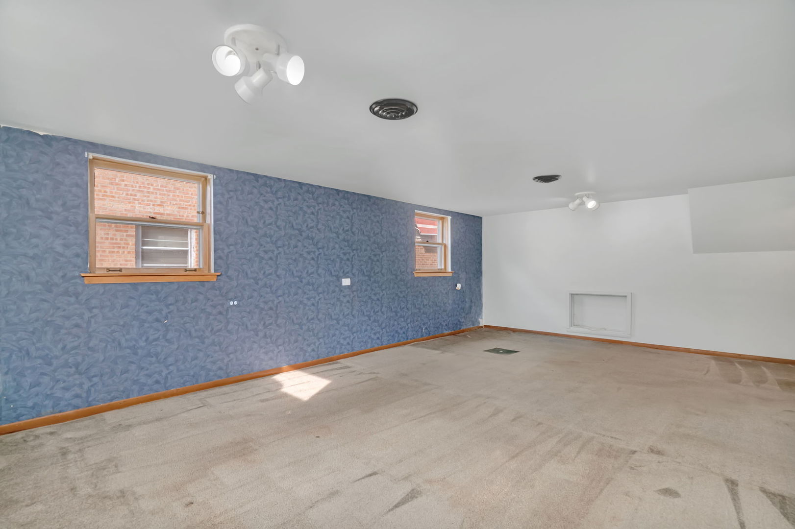 8844 S Francisco Avenue, Evergreen Park, IL 60805