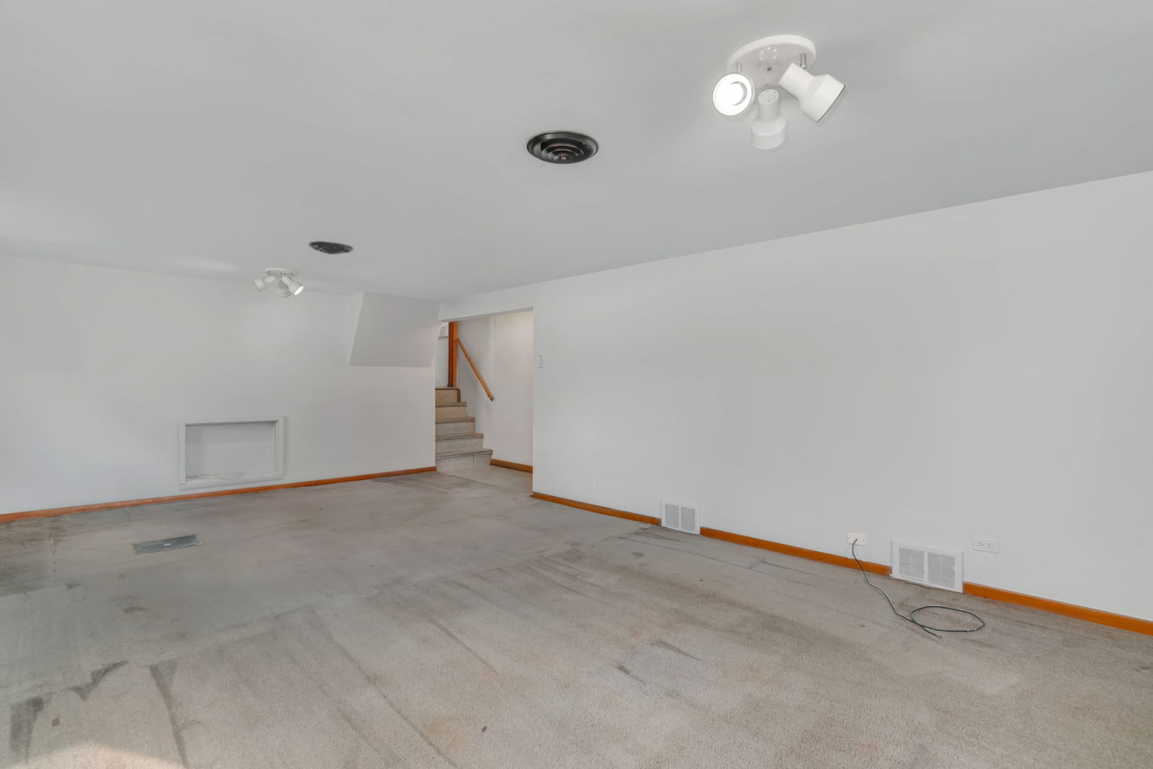 8844 S Francisco Avenue, Evergreen Park, IL 60805