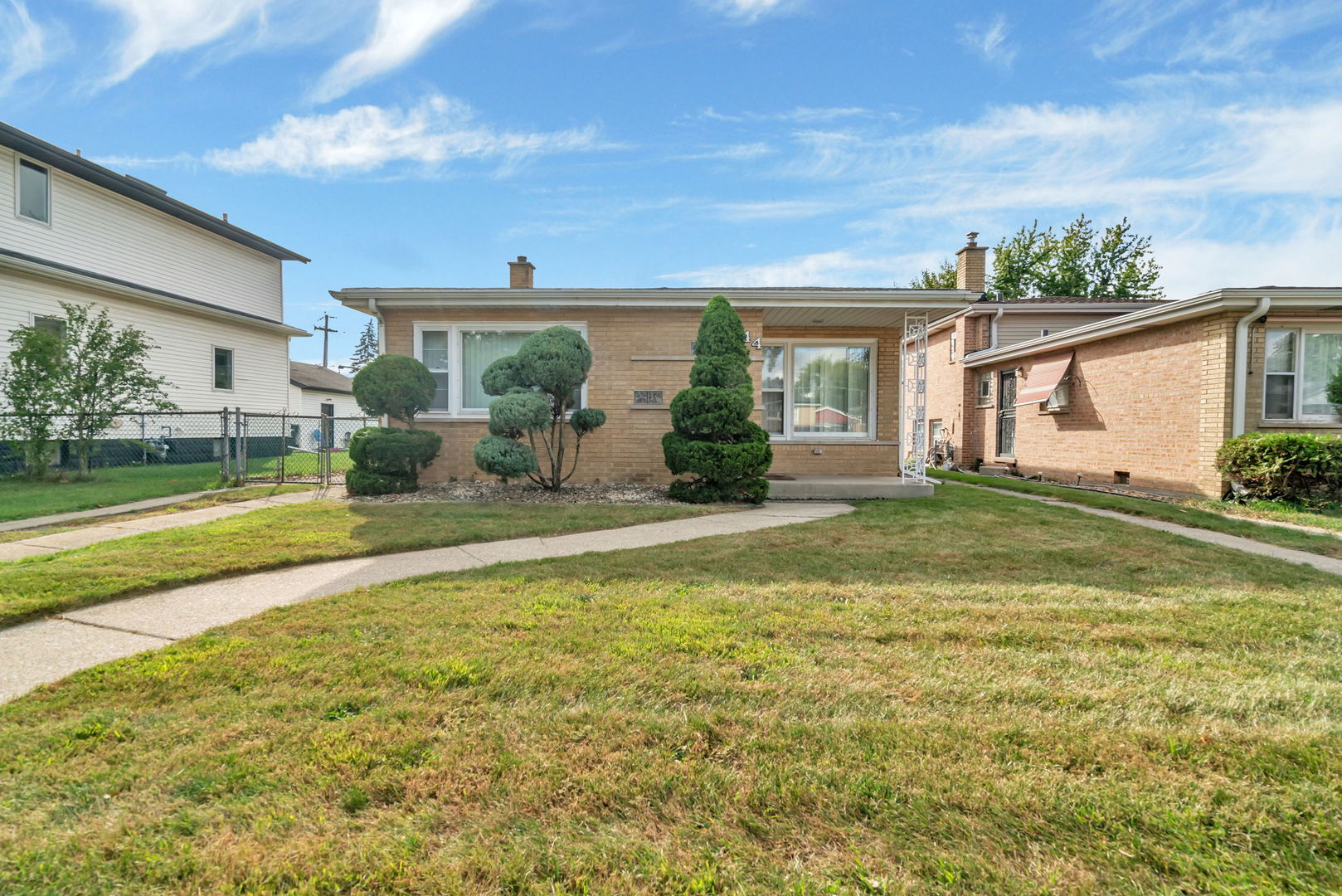 8844 S Francisco Avenue, Evergreen Park, IL 60805