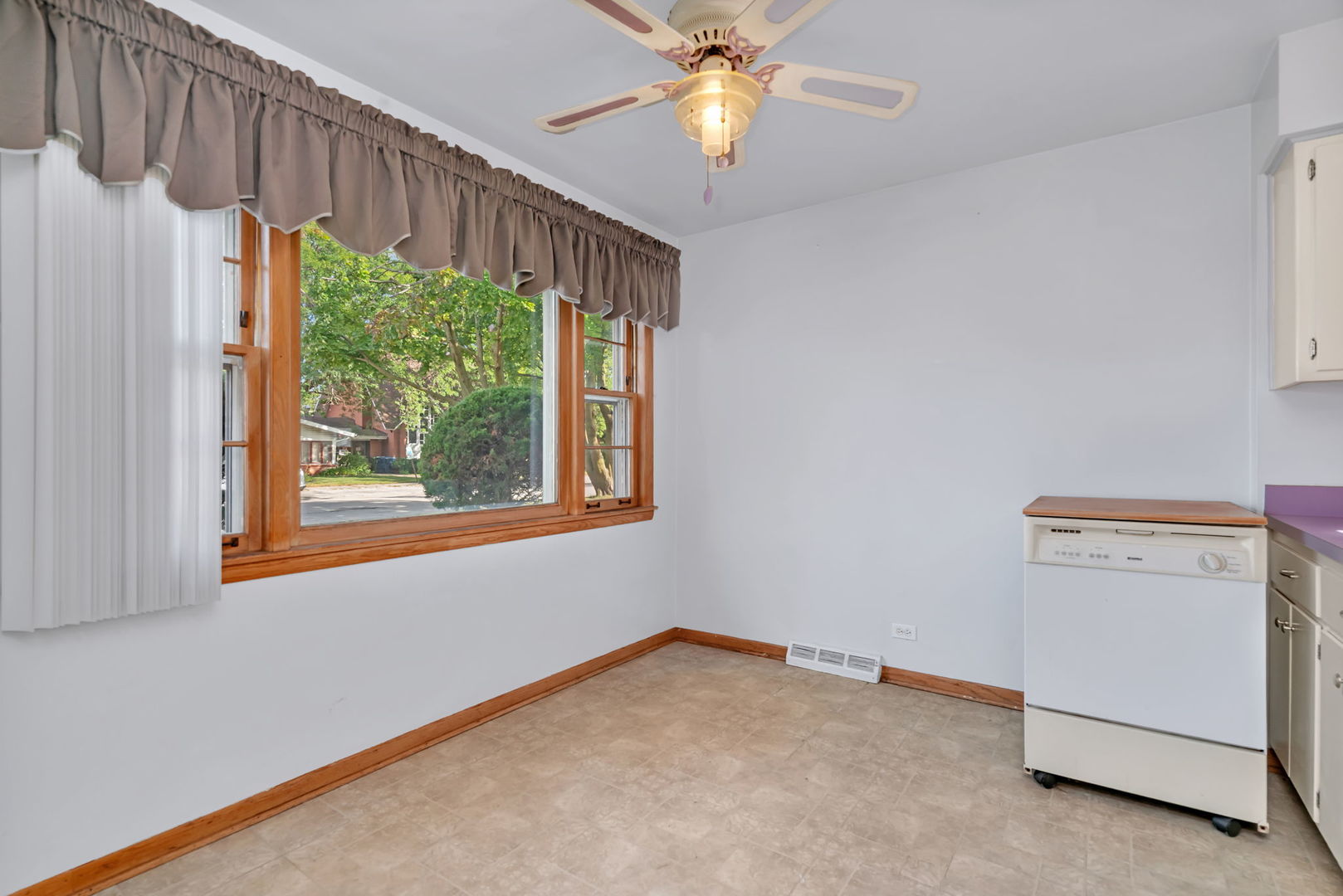 8844 S Francisco Avenue, Evergreen Park, IL 60805