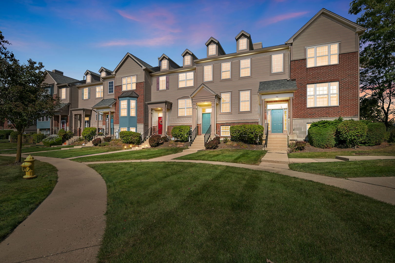 42 village station Lane, Grayslake, IL 60030