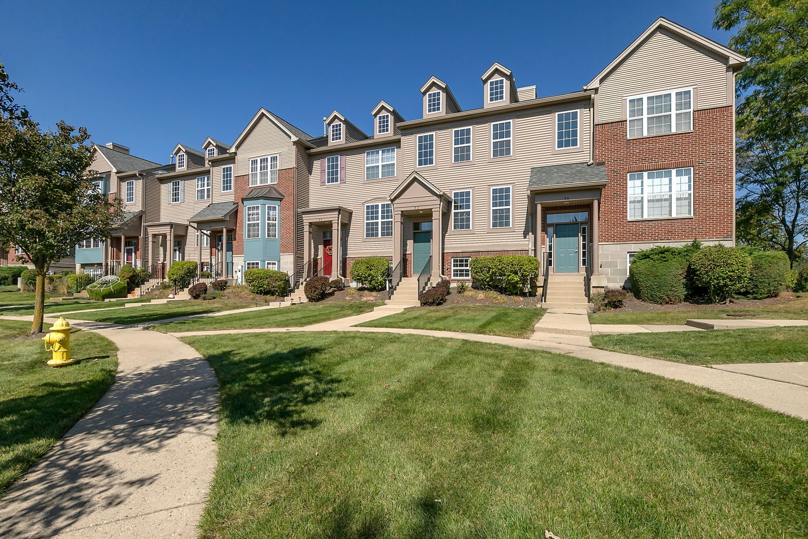 42 village station Lane, Grayslake, IL 60030