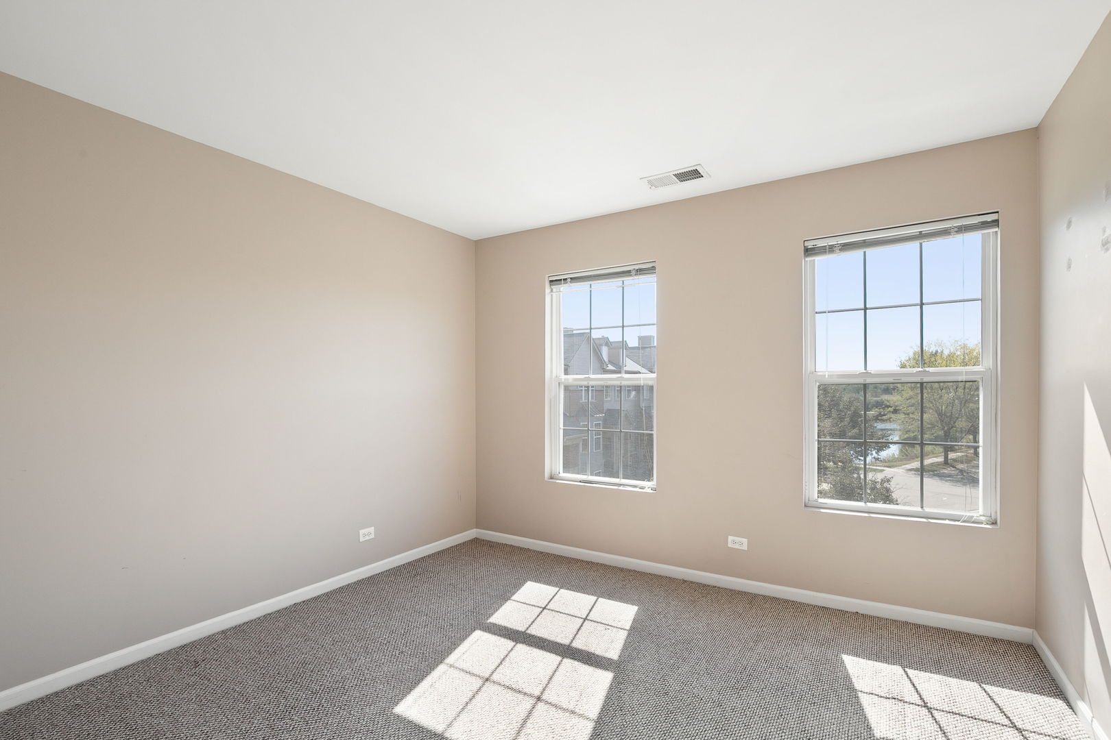 42 village station Lane, Grayslake, IL 60030