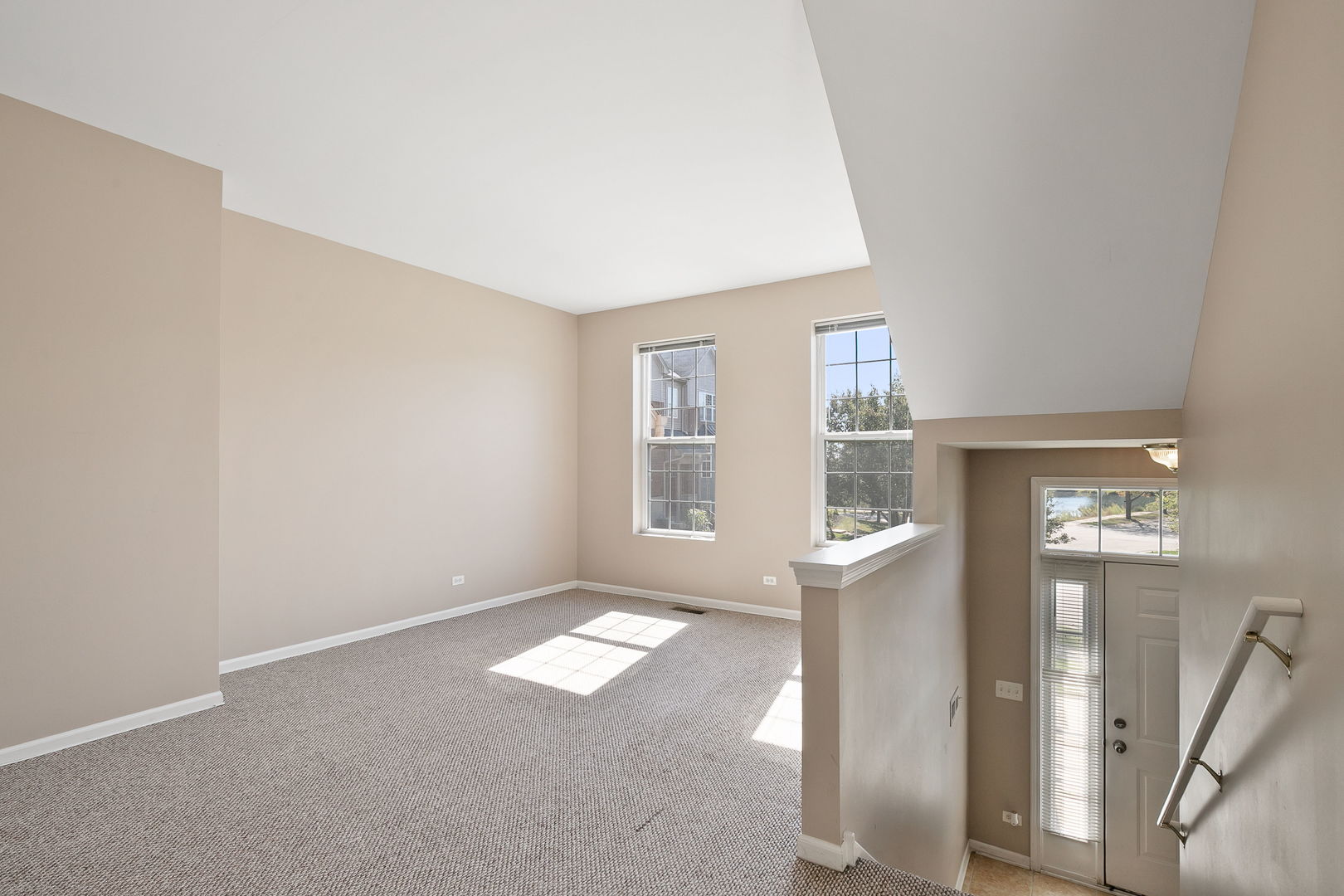 42 village station Lane, Grayslake, IL 60030