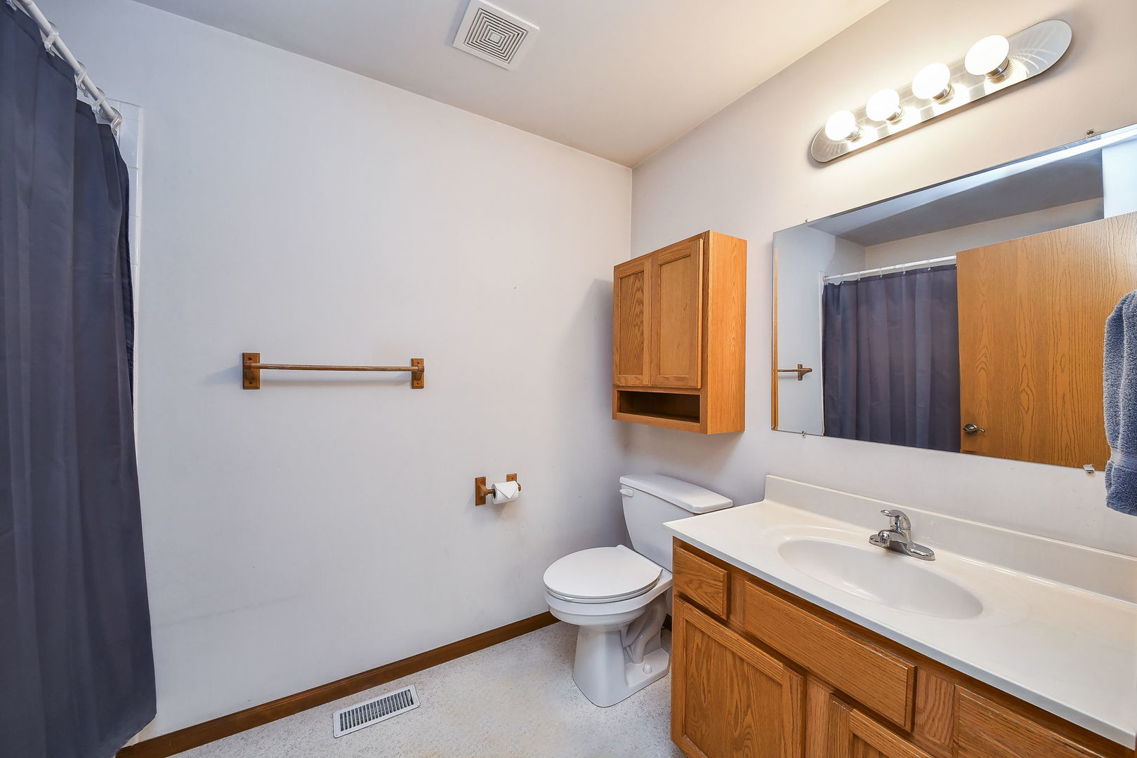 22 Silver Trail, North Aurora, IL 60542