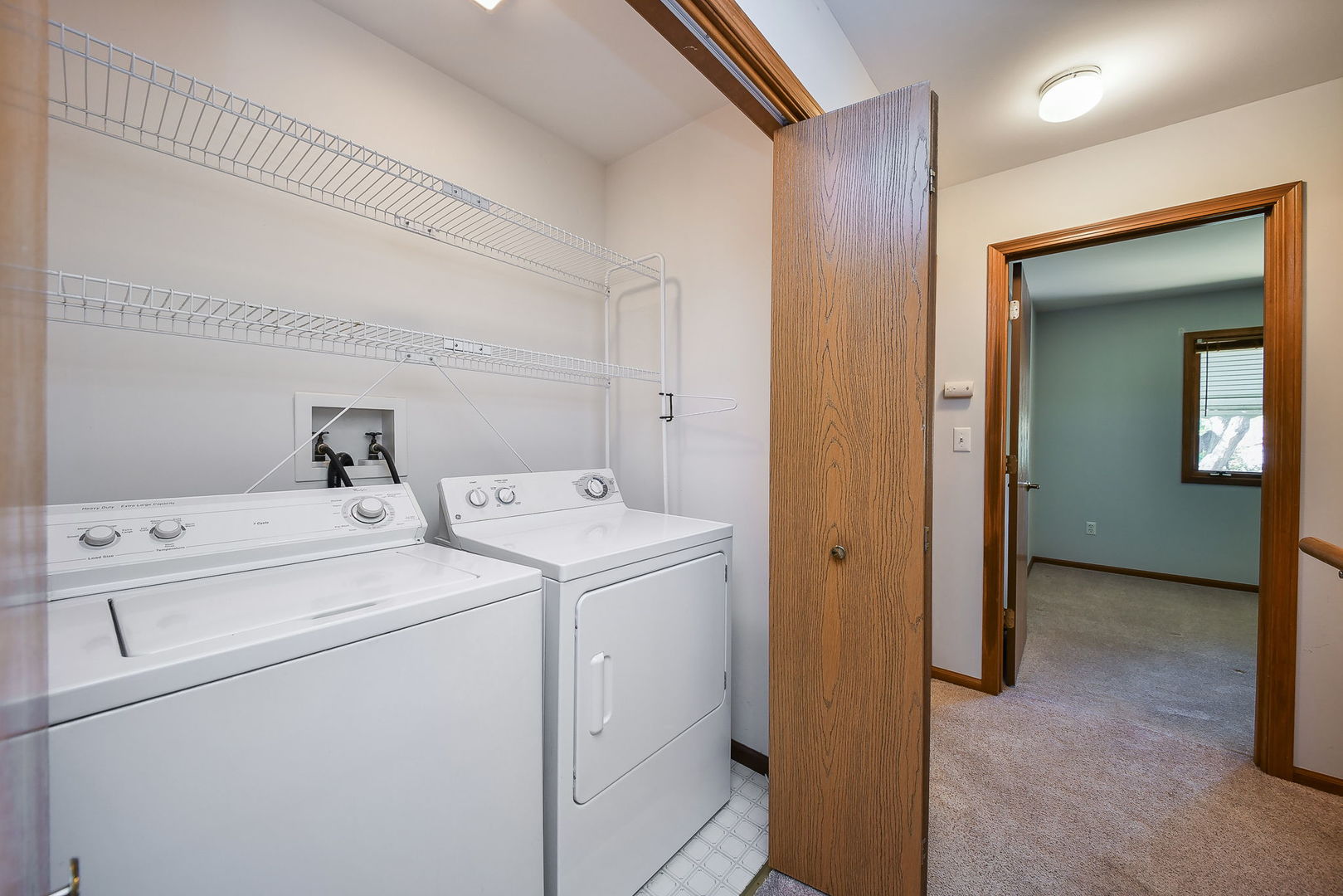 22 Silver Trail, North Aurora, IL 60542