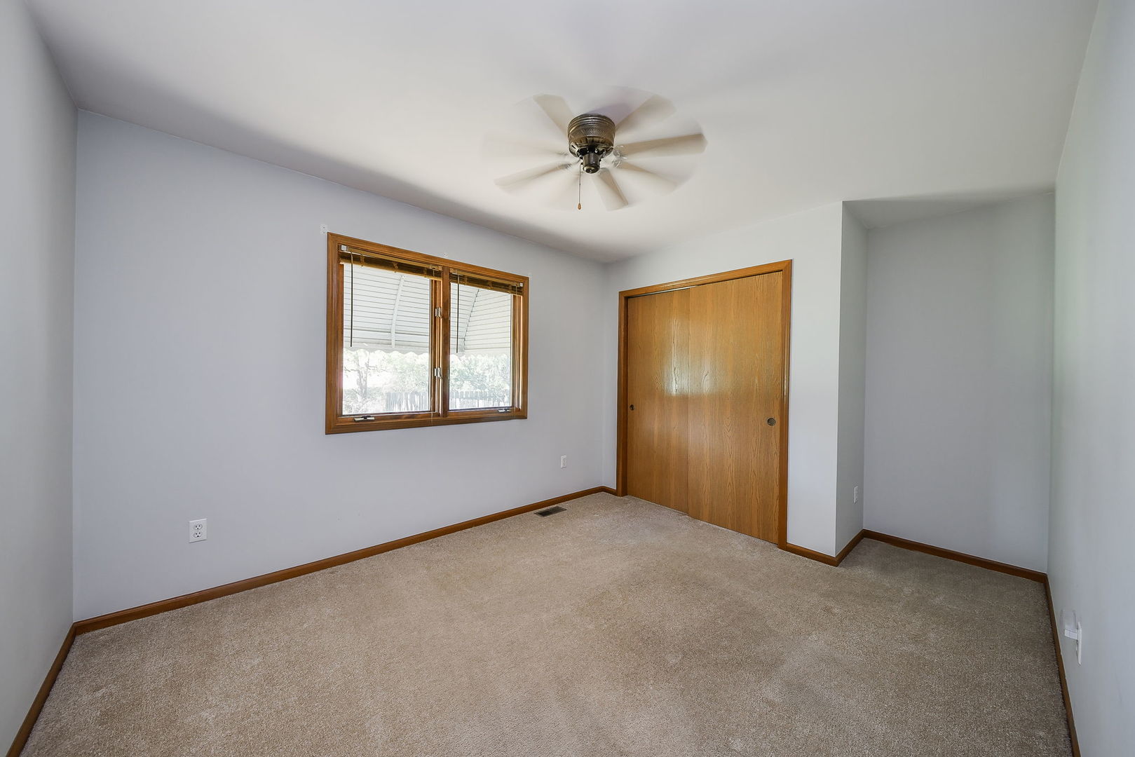 22 Silver Trail, North Aurora, IL 60542