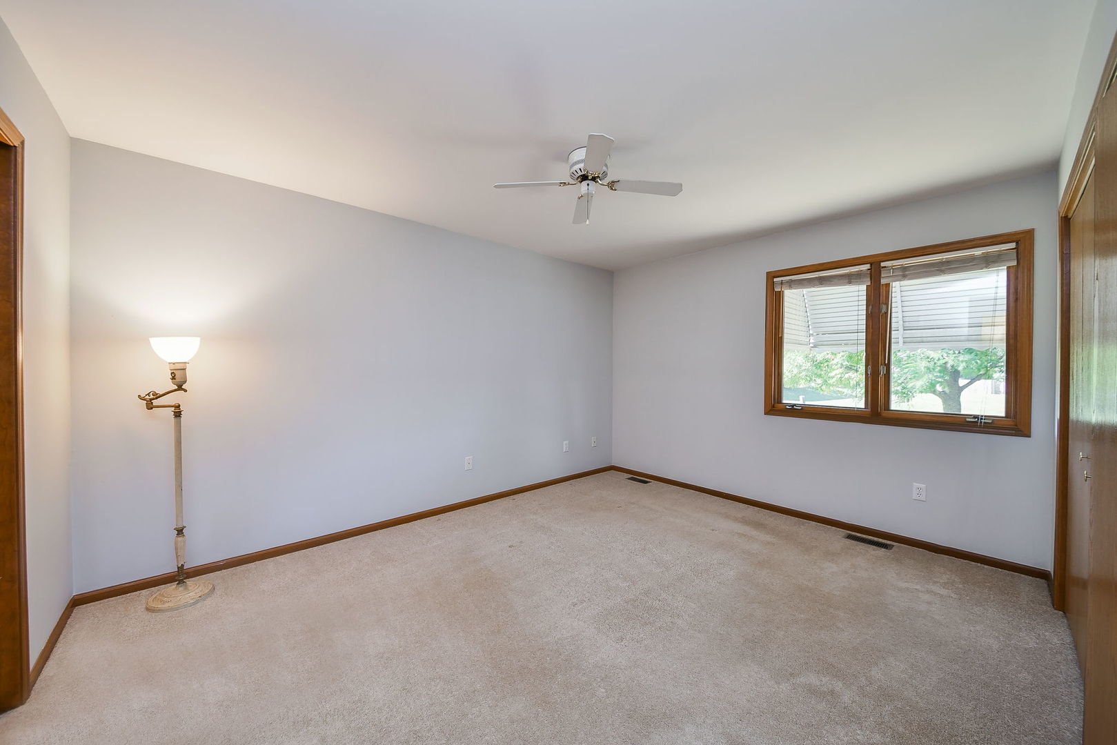 22 Silver Trail, North Aurora, IL 60542