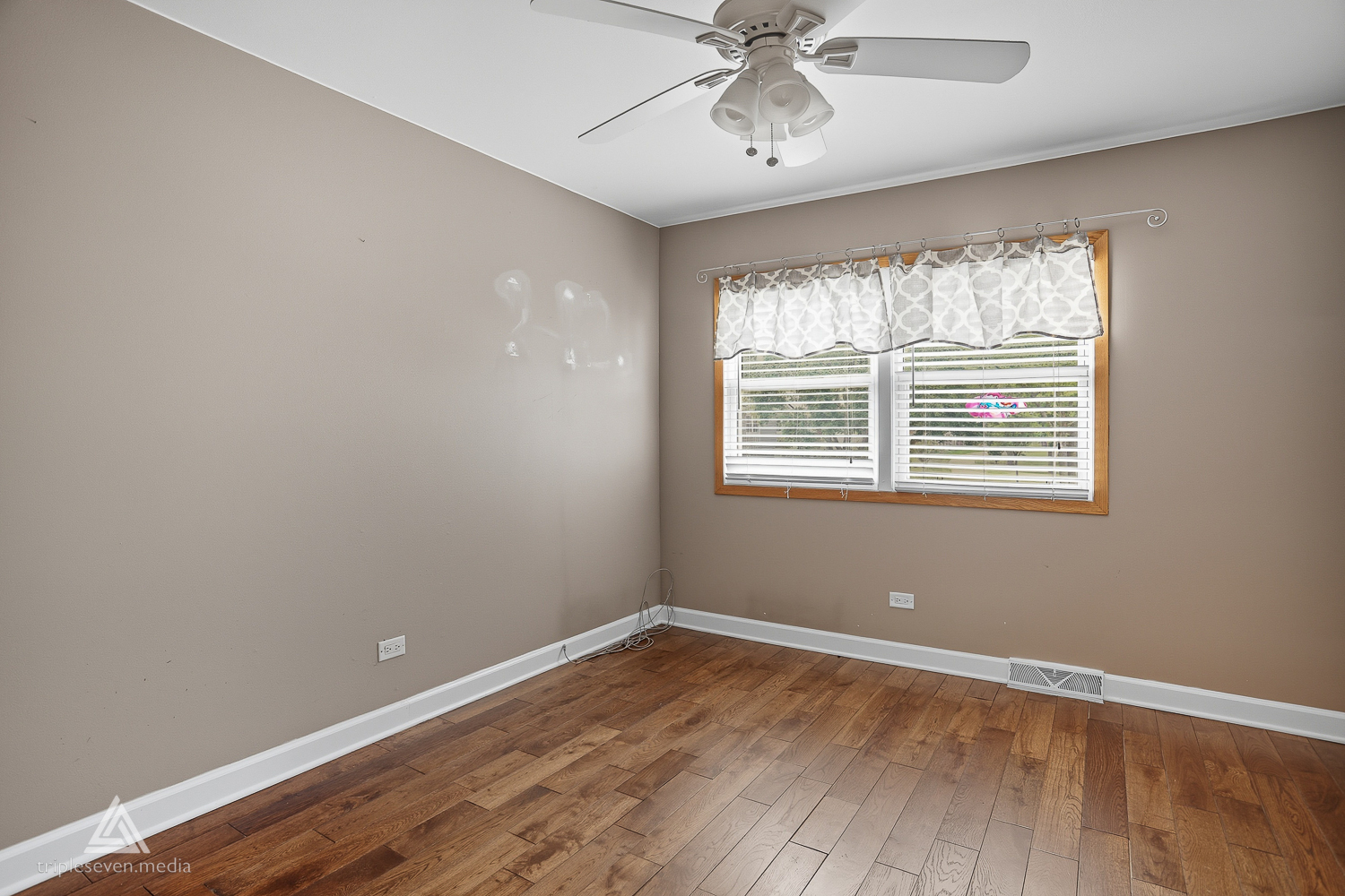 243 Washington Square, Wood Dale, IL 60191