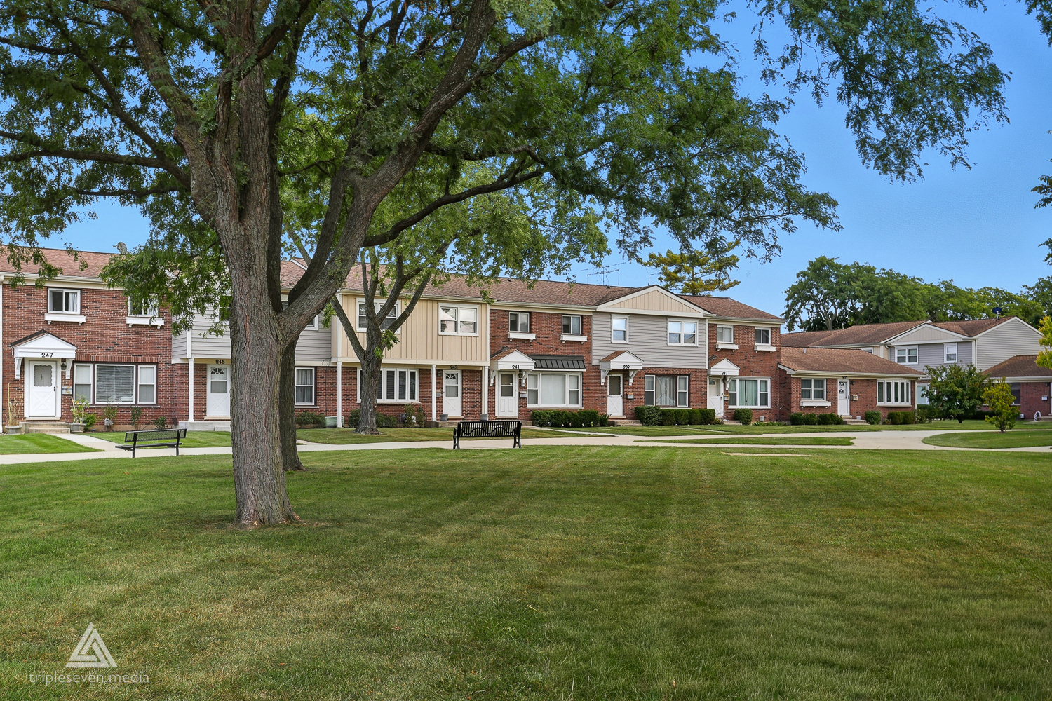243 Washington Square, Wood Dale, IL 60191