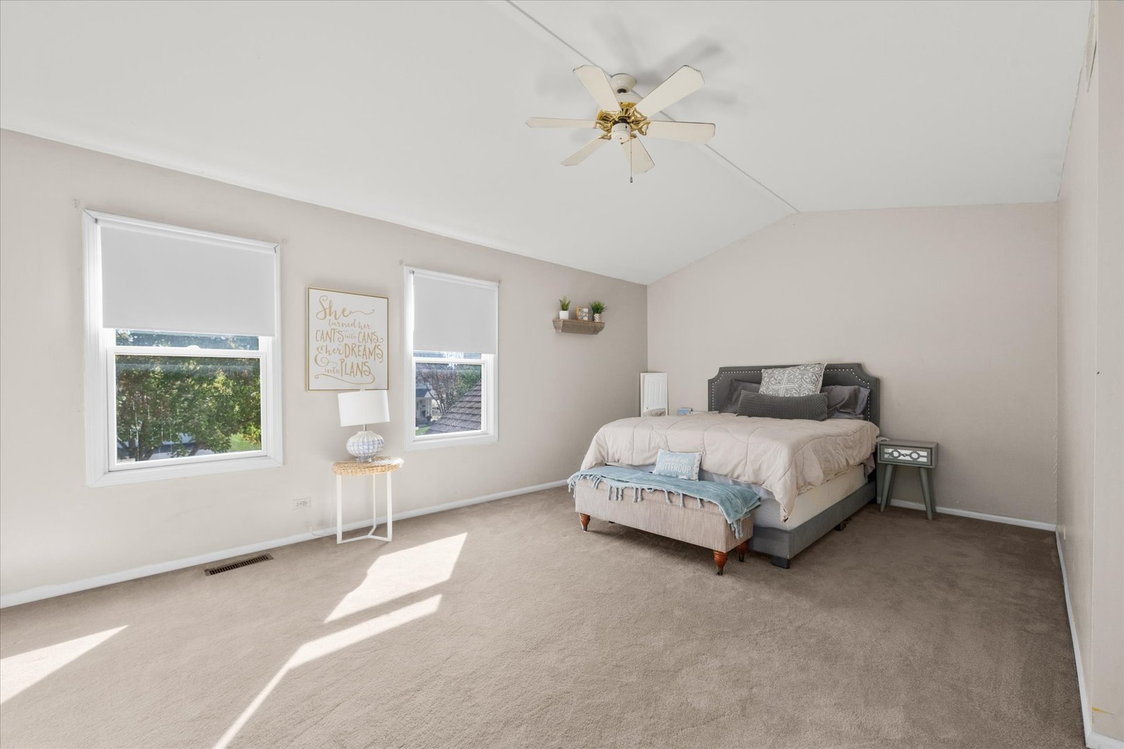 2780 Carriage Way, Aurora, IL 60504