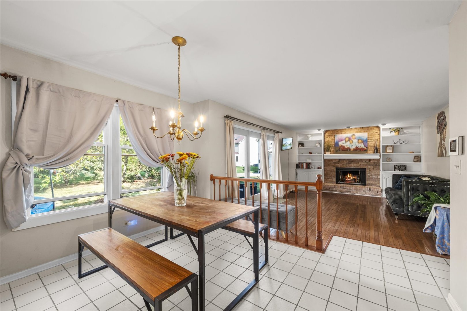 2780 Carriage Way, Aurora, IL 60504