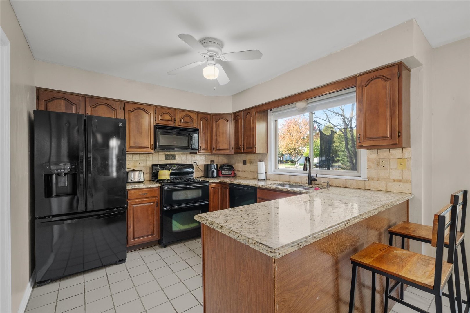 2780 Carriage Way, Aurora, IL 60504