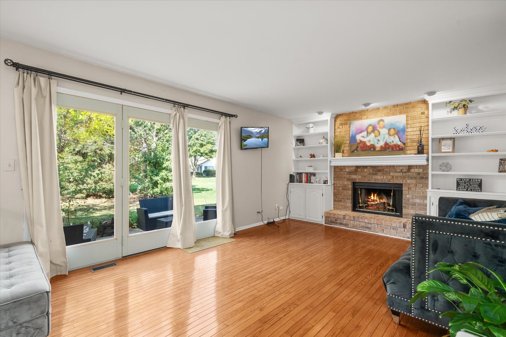 2780 Carriage Way, Aurora, IL 60504