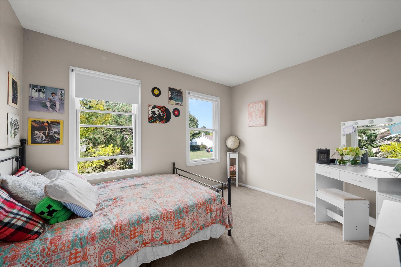 2780 Carriage Way, Aurora, IL 60504