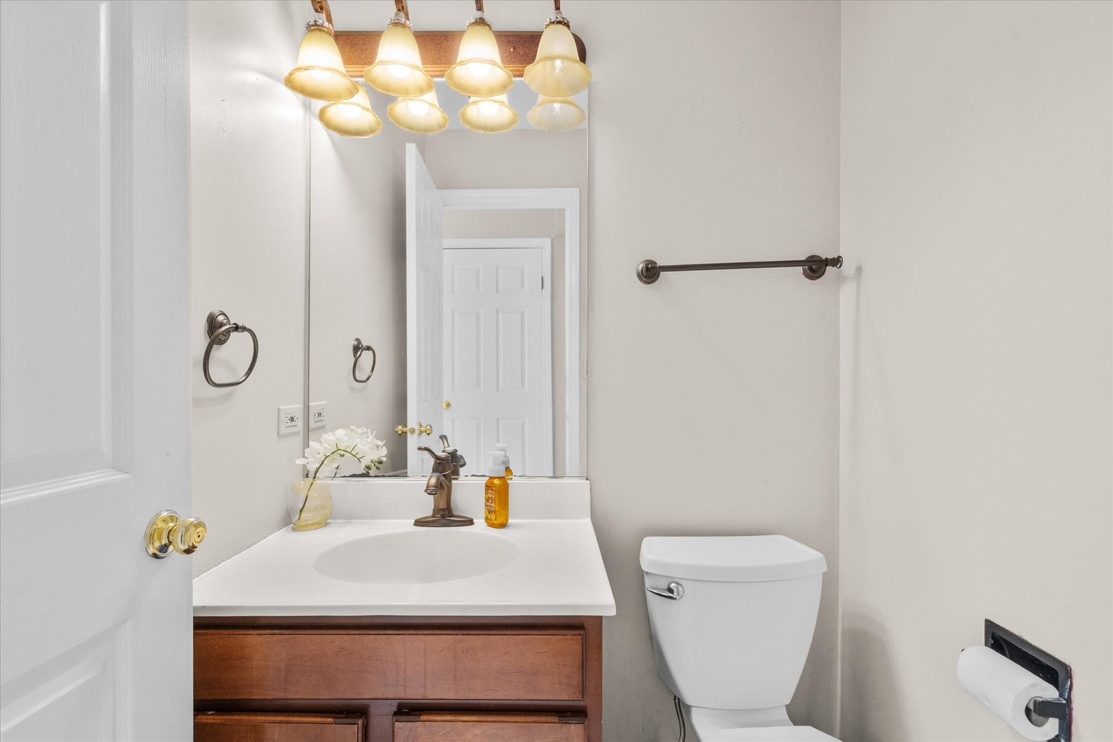 2780 Carriage Way, Aurora, IL 60504