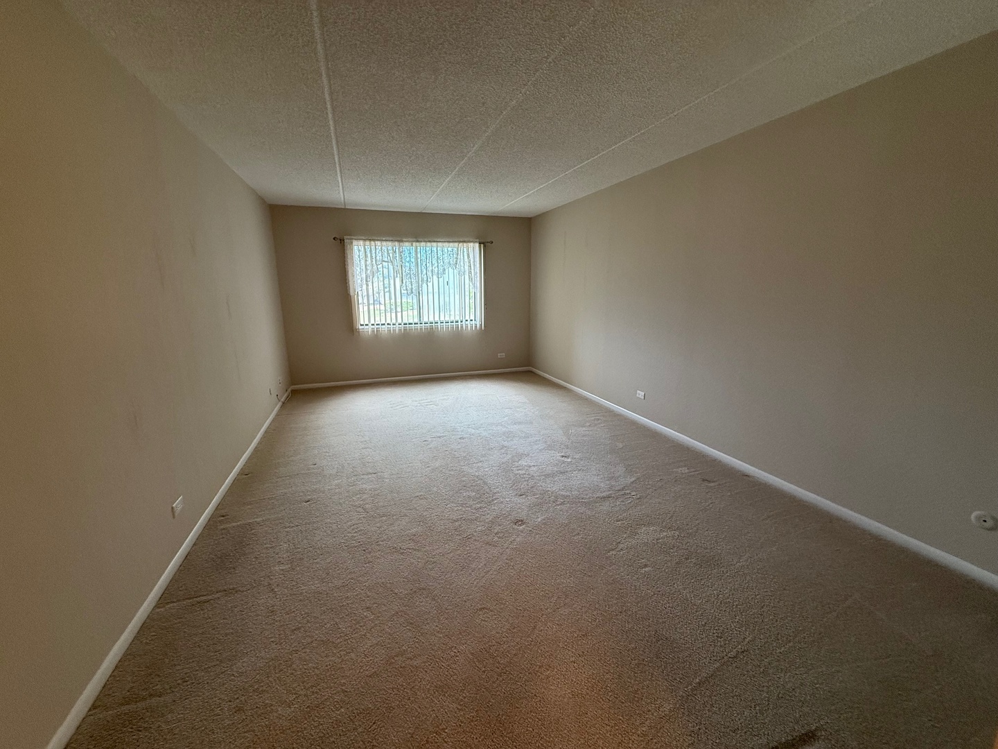 650 Whitney Court #203, Gurnee, IL 60031